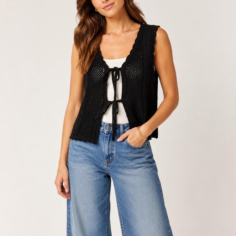 Nwt universal thread black crochet